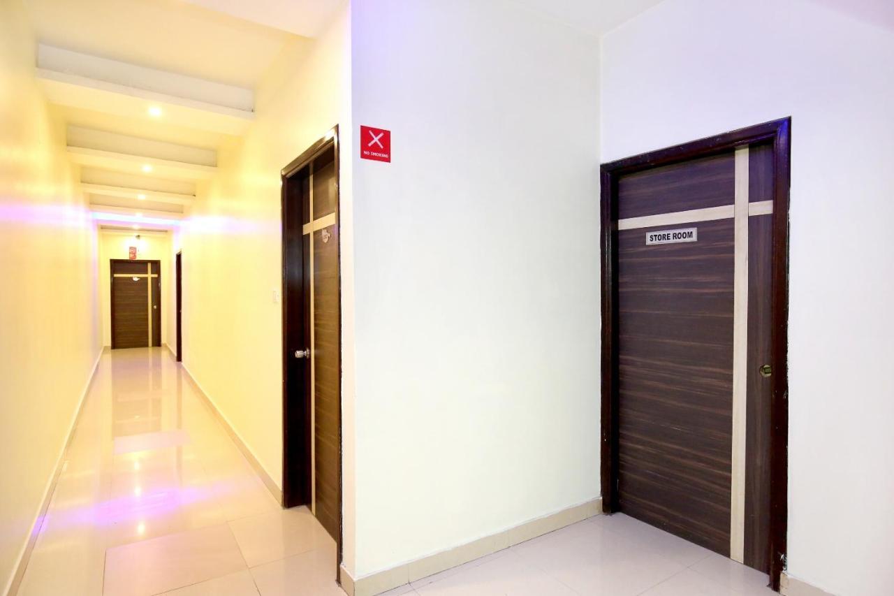 Oyo 9243 Trumpets Hotel Amritsar Esterno foto