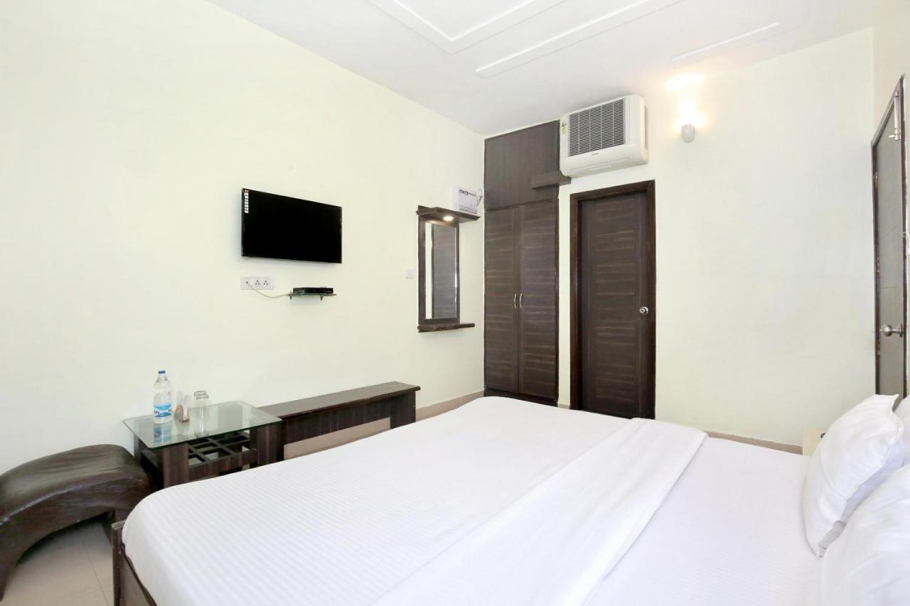Oyo 9243 Trumpets Hotel Amritsar Esterno foto
