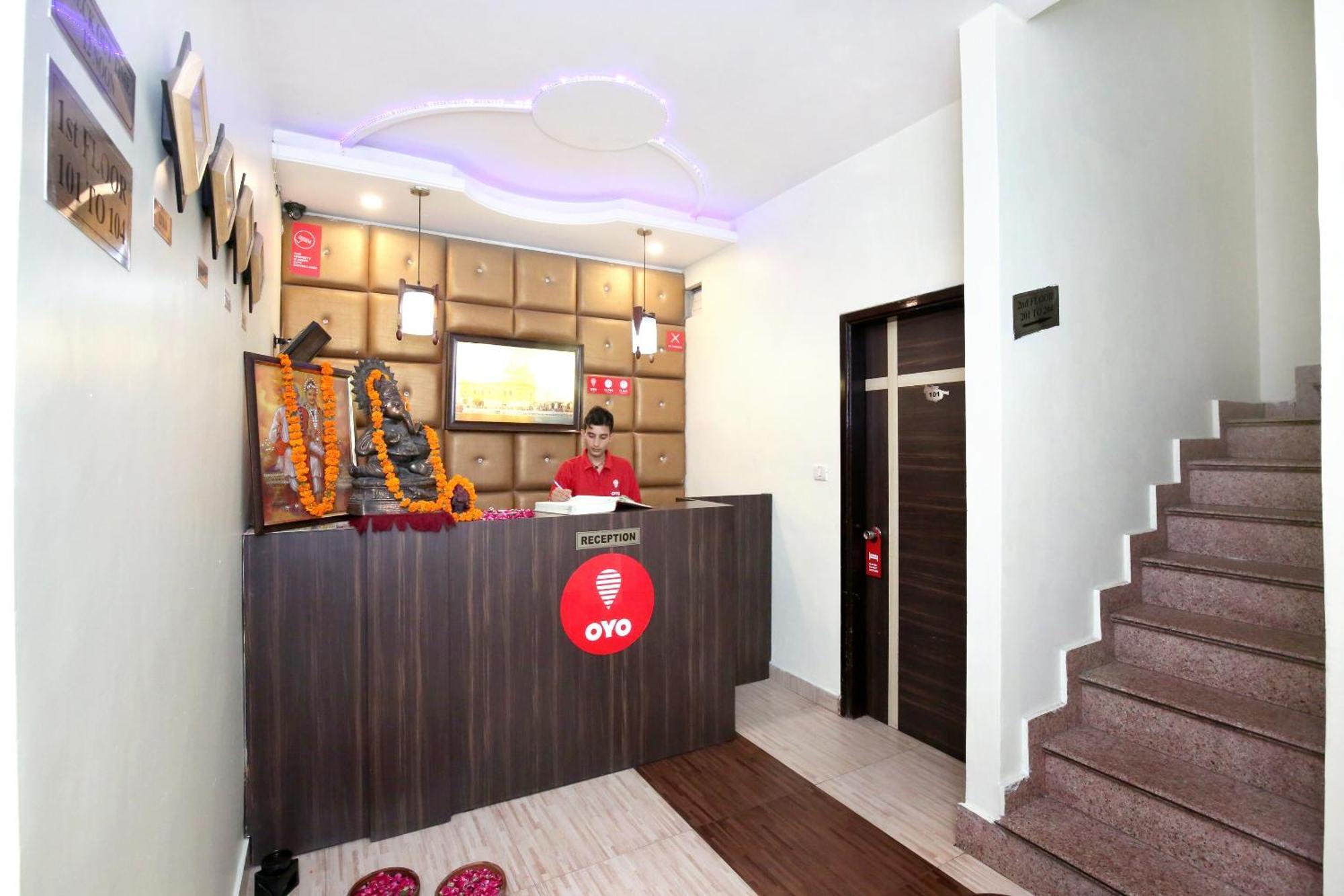 Oyo 9243 Trumpets Hotel Amritsar Esterno foto