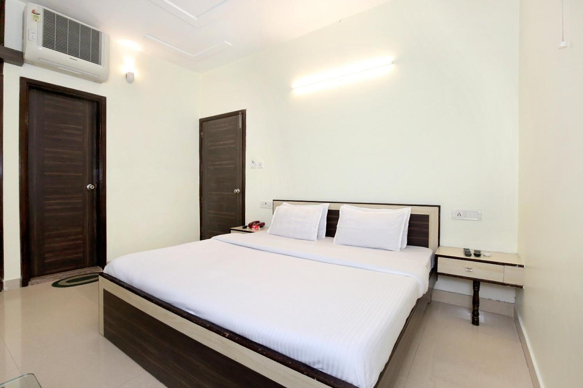 Oyo 9243 Trumpets Hotel Amritsar Esterno foto